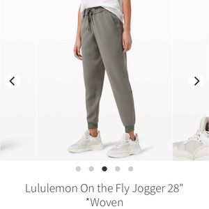 Lululemon on the fly jogger 28” *woven - NWOT
